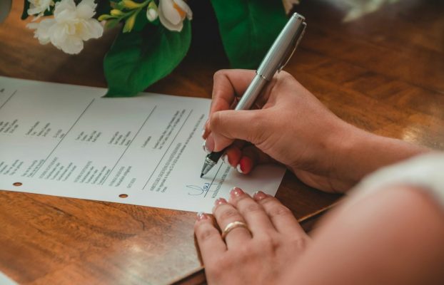 Modèle de contrat de coaching individuel : clauses indispensables et conseils pour sécuriser vos accompagnements